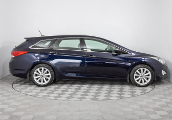 Подержанный автомобиль Hyundai i40 Wagon 2012 года (4 фото)