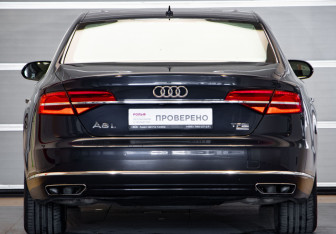 Подержанный автомобиль Audi A8 2016 года (5 фото)