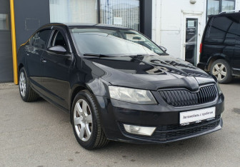 Подержанный автомобиль Skoda Octavia Liftback 2014 года (3 фото)