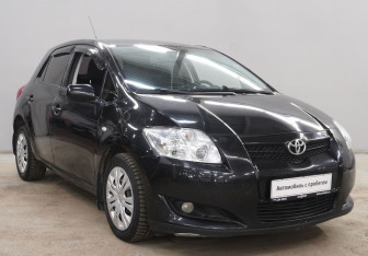 Подержанный автомобиль Toyota Auris Hatchback 2007 года (3 фото)