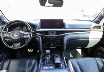 Подержанный автомобиль Lexus LX 2020 года (14 фото)