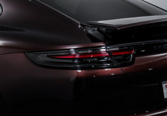 Подержанный автомобиль Porsche Panamera Wagon 2019 года (16 фото)