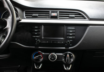 Подержанный автомобиль Kia Rio Sedan 2020 года (14 фото)