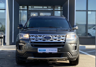 Подержанный автомобиль Ford Explorer 2018 года (2 фото)