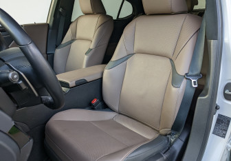 Подержанный автомобиль Lexus ES 2023 года (25 фото)