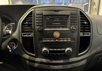 Подержанный автомобиль Mercedes-Benz Vito 2018 года (17 фото)