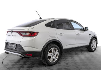 Подержанный автомобиль Renault Arkana 2019 года (5 фото)