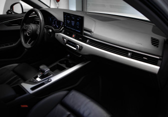 Подержанный автомобиль Audi A4 Sedan 2021 года (28 фото)