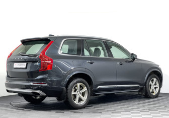 Подержанный автомобиль Volvo XC90 2016 года (5 фото)