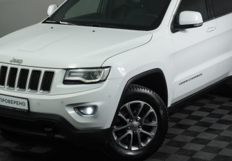 Подержанный автомобиль Jeep Grand Cherokee 2016 года (23 фото)