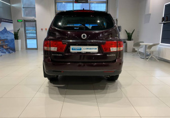 Подержанный автомобиль SsangYong Kyron 2011 года (5 фото)
