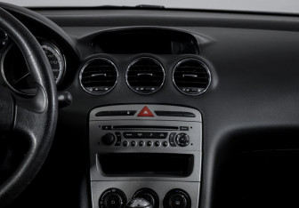 Подержанный автомобиль Peugeot 308 Hatchback 2010 года (13 фото)