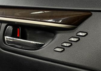 Подержанный автомобиль Lexus ES 2014 года (16 фото)