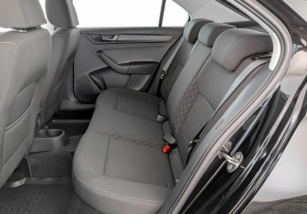 Подержанный автомобиль Skoda Rapid Liftback 2021 года (12 фото)