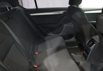 Подержанный автомобиль Skoda Octavia Liftback 2016 года (22 фото)