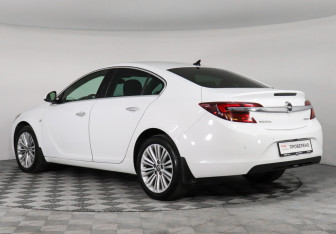Подержанный автомобиль Opel Insignia Sedan 2014 года (7 фото)
