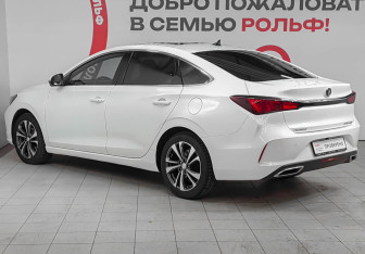 Подержанный автомобиль Changan Eado Plus 2023 года (6 фото)