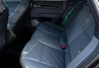 Подержанный автомобиль Zeekr 001 2022 года (6 фото)