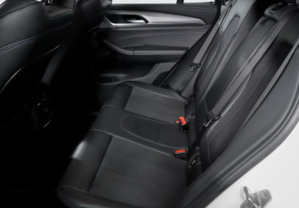 Подержанный автомобиль BMW X3 2019 года (10 фото)