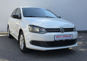 Подержанный автомобиль Volkswagen Polo Sedan 2013 года (3 фото)