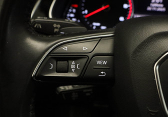 Подержанный автомобиль Audi Q7 2017 года (10 фото)