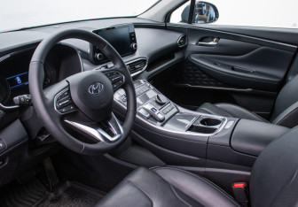 Подержанный автомобиль Hyundai Santa Fe 2021 года (9 фото)