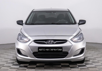 Подержанный автомобиль Hyundai Solaris Sedan 2013 года (2 фото)