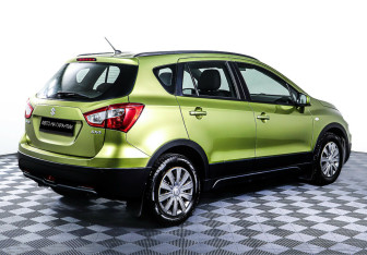 Подержанный автомобиль Suzuki SX4 Hatchback 2014 года (5 фото)