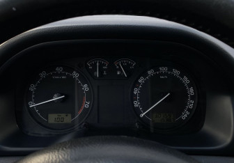 Подержанный автомобиль Skoda Octavia Liftback 2008 года (18 фото)