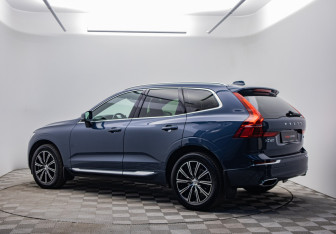 Подержанный автомобиль Volvo XC60 2020 года (7 фото)