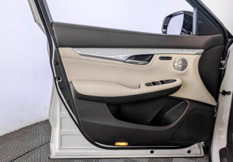 Подержанный автомобиль Infiniti QX50 2021 года (19 фото)