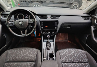 Подержанный автомобиль Skoda Octavia Liftback 2019 года (9 фото)