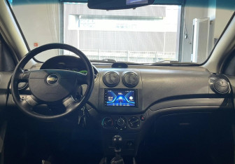 Подержанный автомобиль Chevrolet Aveo Sedan 2006 года (11 фото)