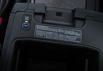 Подержанный автомобиль Toyota Land Cruiser Suv 2014 года (19 фото)
