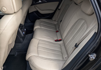 Подержанный автомобиль Audi A6 Sedan 2017 года (18 фото)