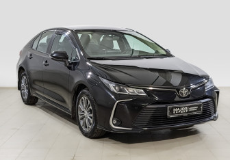Подержанный автомобиль Toyota Corolla Sedan 2019 года (3 фото)