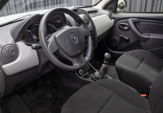 Подержанный автомобиль Renault Duster 2016 года (16 фото)