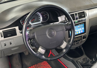 Подержанный автомобиль Chevrolet Lacetti Sedan 2007 года (13 фото)