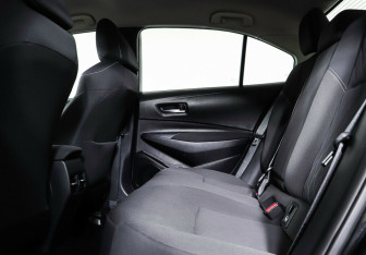 Подержанный автомобиль Toyota Corolla Sedan 2021 года (18 фото)