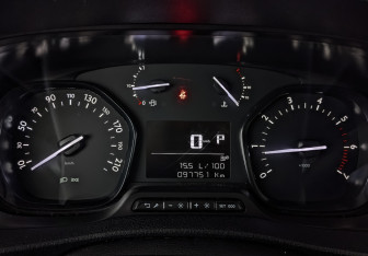 Подержанный автомобиль Citroen SpaceTourer 2021 года (16 фото)