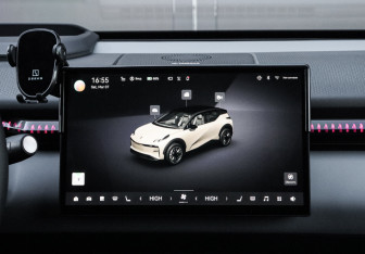 Подержанный автомобиль Zeekr X 2023 года (18 фото)