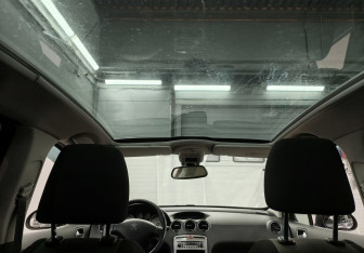 Подержанный автомобиль Peugeot 308 Hatchback 2010 года (9 фото)