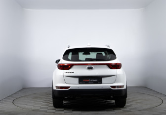 Подержанный автомобиль Kia Sportage 2018 года (6 фото)