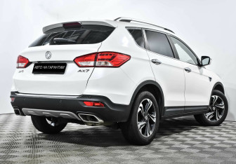 Подержанный автомобиль DongFeng AX7 2019 года (3 фото)