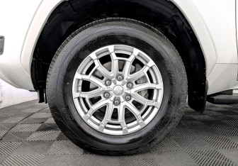 Подержанный автомобиль Toyota Land Cruiser Suv 2023 года (19 фото)