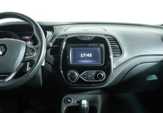 Подержанный автомобиль Renault Kaptur 2018 года (15 фото)