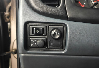 Подержанный автомобиль Nissan Almera Sedan 2006 года (15 фото)