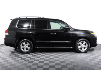 Подержанный автомобиль Lexus LX 2012 года (4 фото)