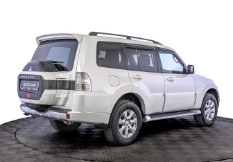 Подержанный автомобиль Mitsubishi Pajero 2018 года (5 фото)