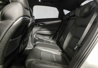 Подержанный автомобиль Geely Tugella 2022 года (10 фото)